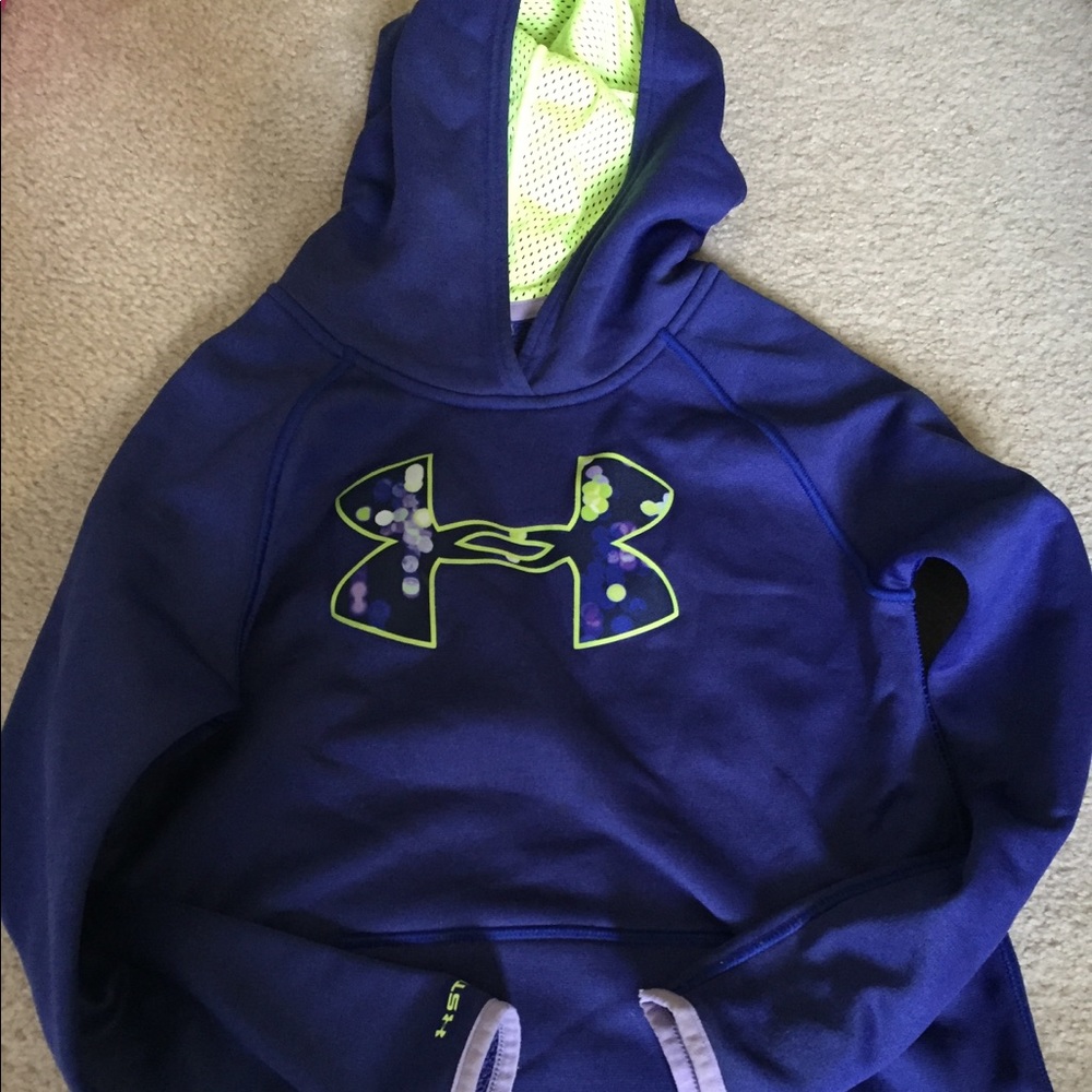 Athletic name brand sweater for girls